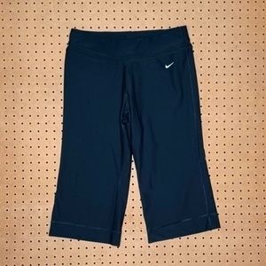 Nike womens solid black drifit Poly running capris M 472350 EUC
